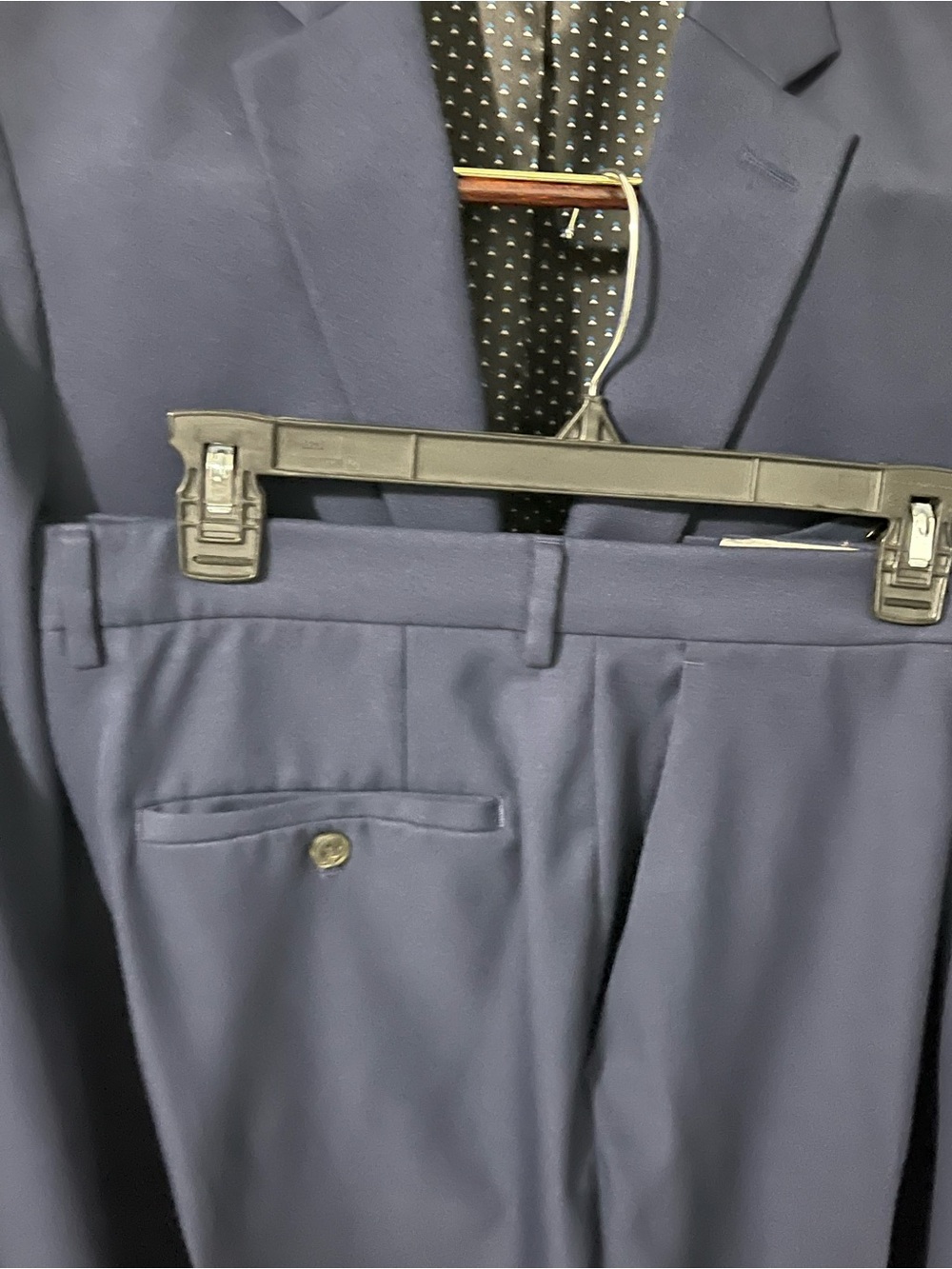 Haggar Navy Two-Piece Suit - Blazer & Trousers 42R Pant Size 34x30 - Picture 3 of 7